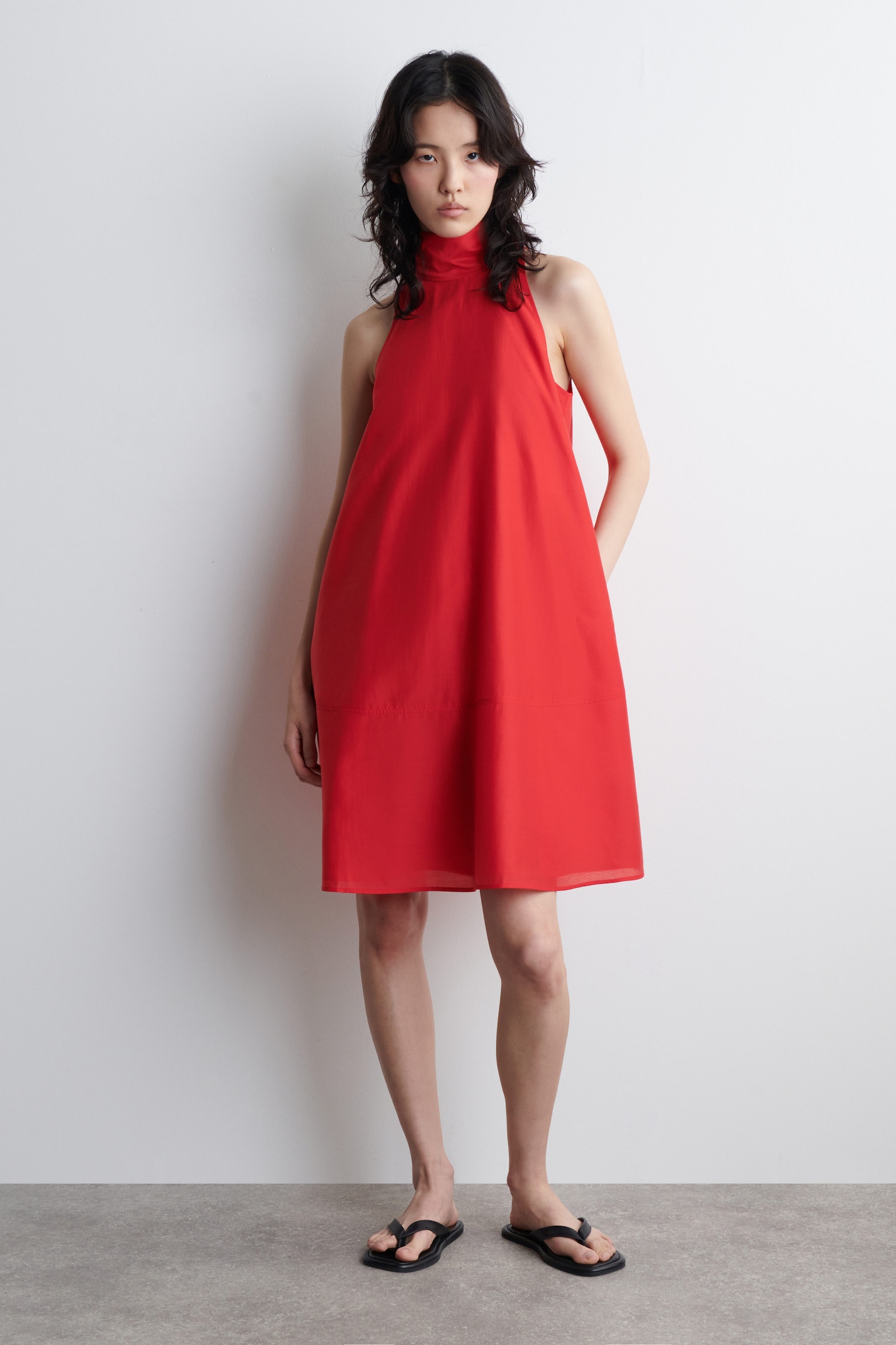 FLUID HALTERNECK MINI DRESS